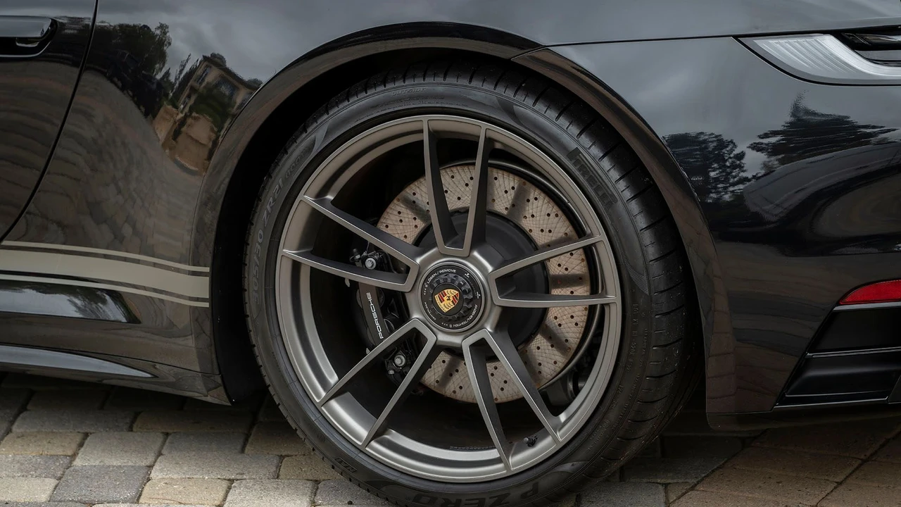 2022 Porsche 992 Targa 4 GTS - Image 17 of 31