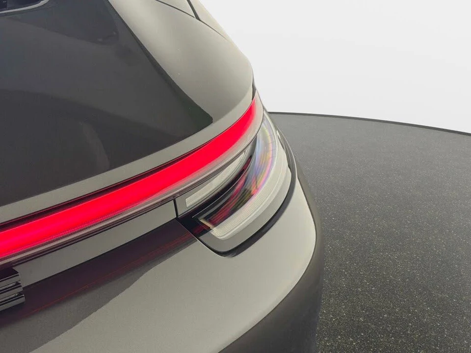 2022 Porsche 992 Targa 4 GTS - Image 17 of 31