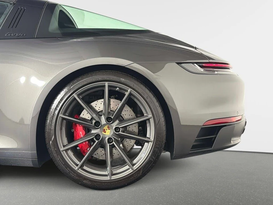 2022 Porsche 992 Targa 4 GTS - Image 15 of 31