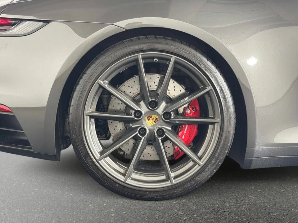 2022 Porsche 992 Targa 4 GTS - Image 19 of 31