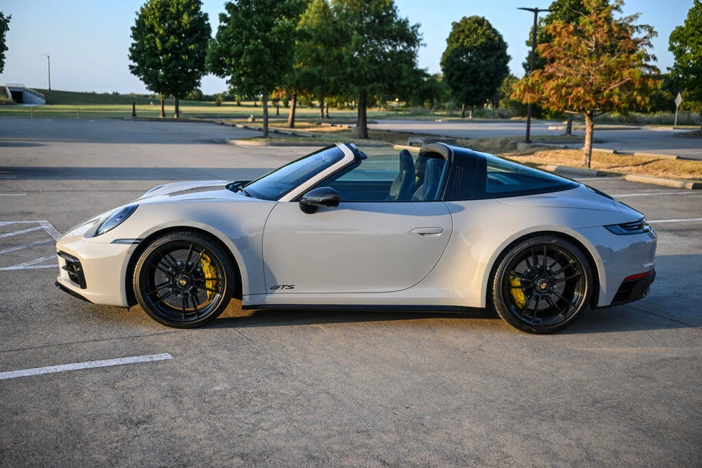 2022 Porsche 992 Targa 4 GTS - Image 4 of 31