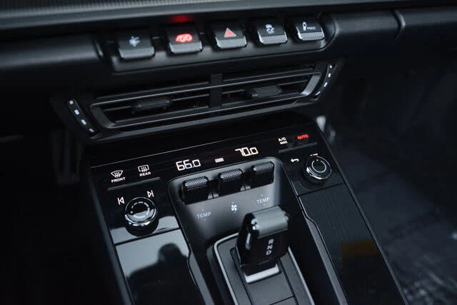 2022 Porsche 992 Targa 4 GTS - Image 25 of 31