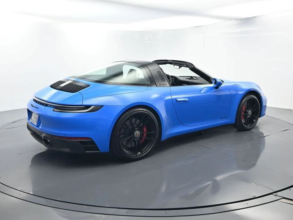 2022 Porsche 992 Targa 4 GTS - Image 15 of 31