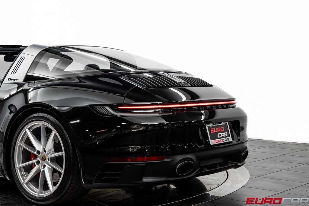 2022 Porsche 992 Targa 4 GTS - Image 18 of 31