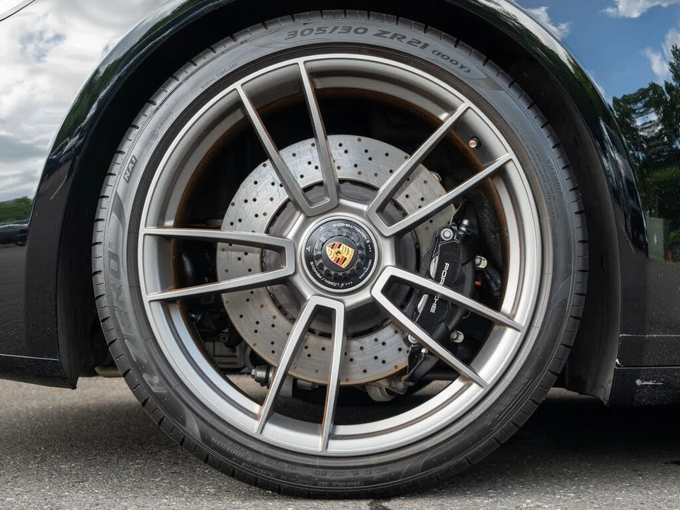 2022 Porsche 992 Targa 4 GTS - Image 15 of 31