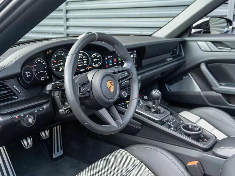 2022 Porsche 992 Targa 4 GTS - Image 5 of 31