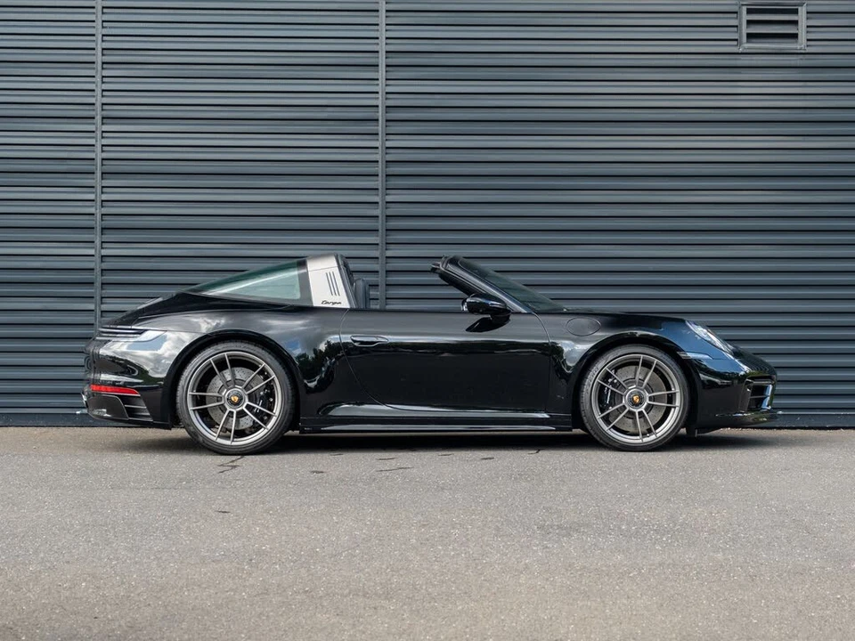 2022 Porsche 992 Targa 4 GTS - Image 9 of 31