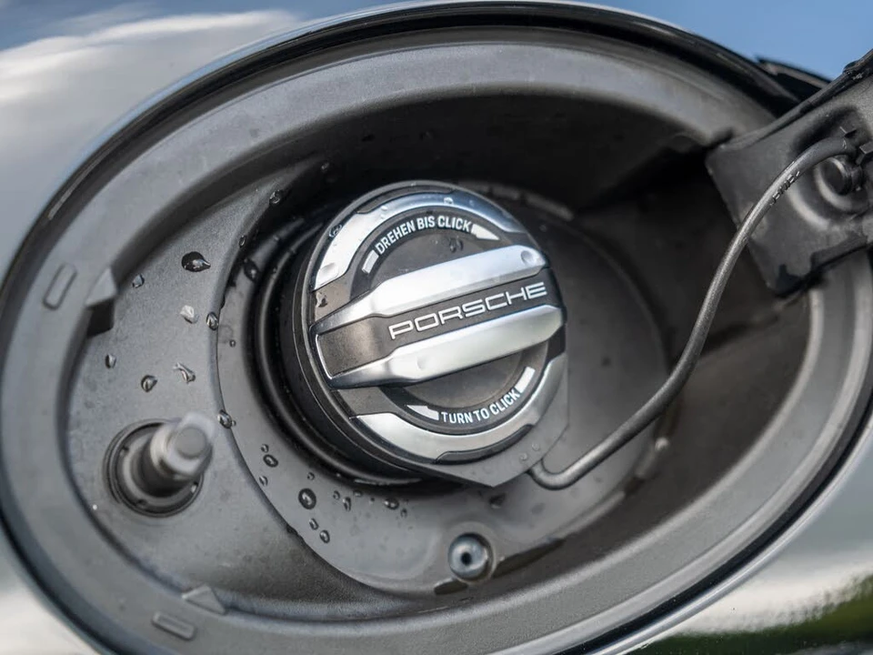 2022 Porsche 992 Targa 4 GTS - Image 17 of 31