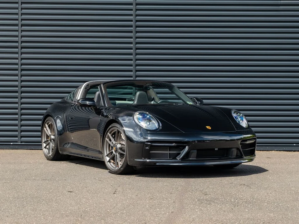 2022 Porsche 992 Targa 4 GTS - Image 10 of 31