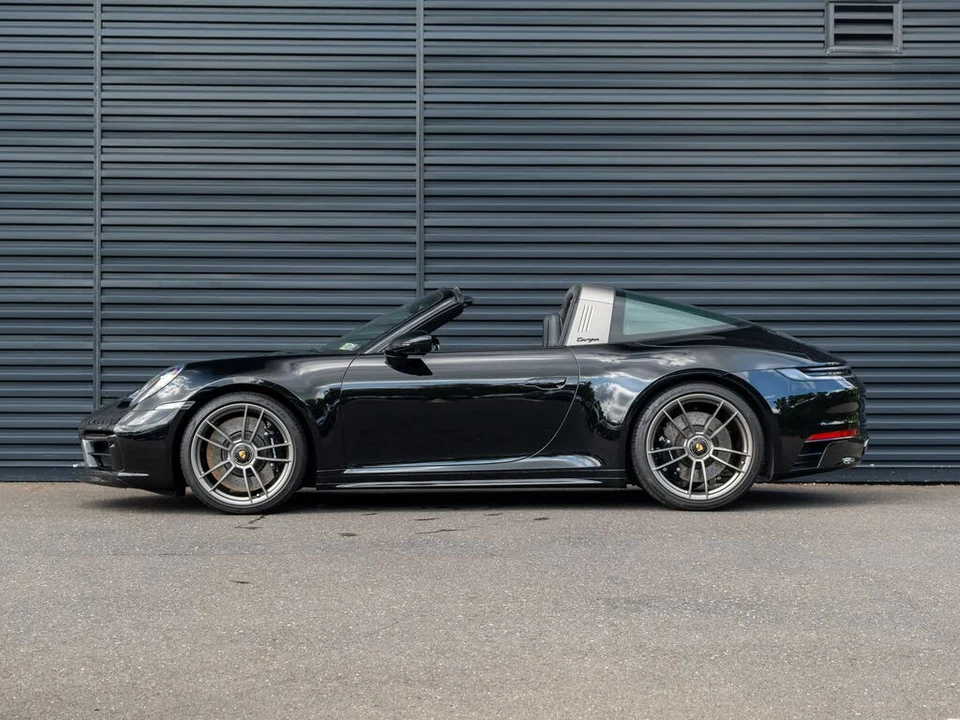 2022 Porsche 992 Targa 4 GTS - Image 2 of 31