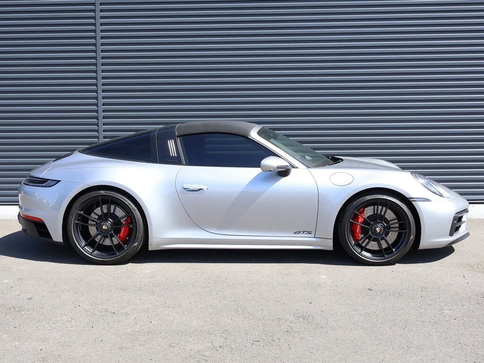 2022 Porsche 992 Targa 4 GTS - Image 10 of 31