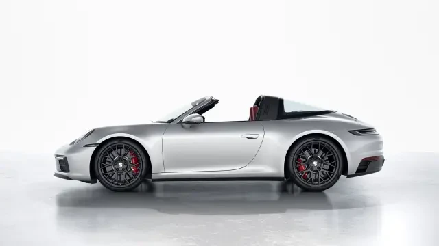 2022 Porsche 992 Targa 4 GTS - Image 14 of 31