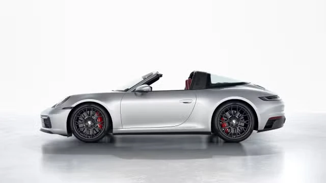 2022 Porsche 992 Targa 4 GTS - Image 10 of 31