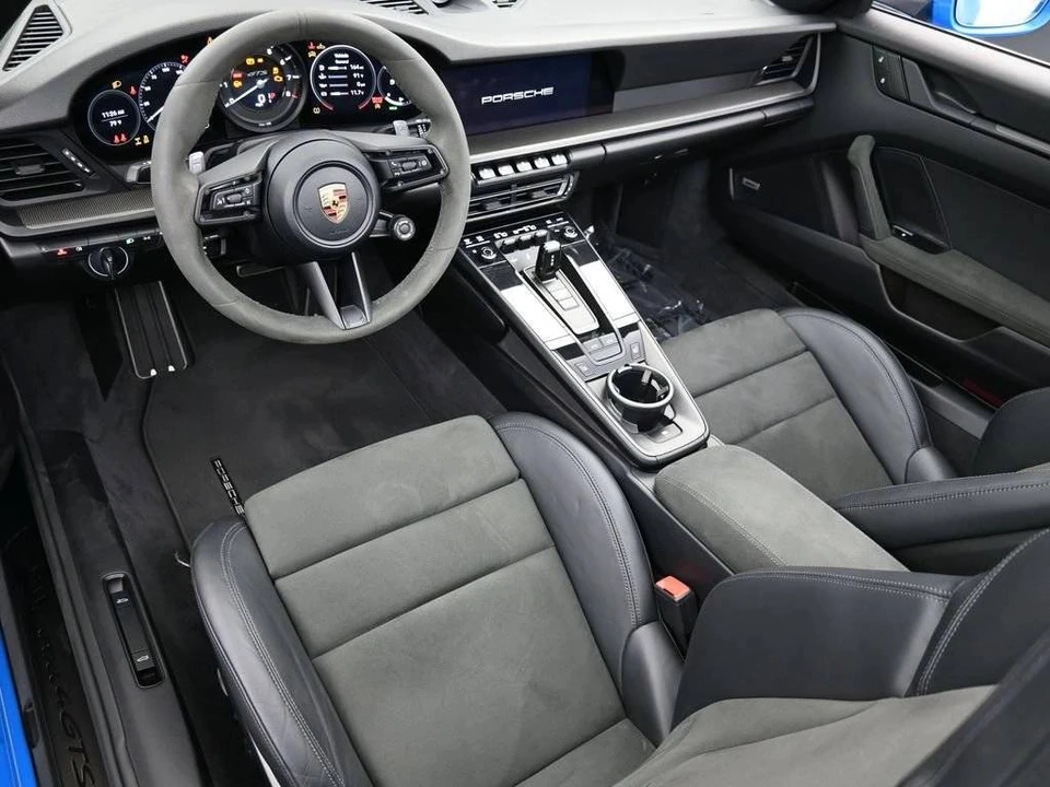 2022 Porsche 992 Targa 4 GTS - Image 4 of 5