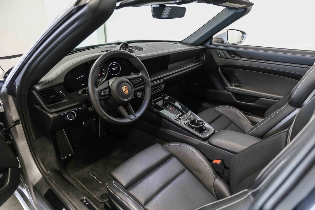 2022 Porsche - Image 3 of 31