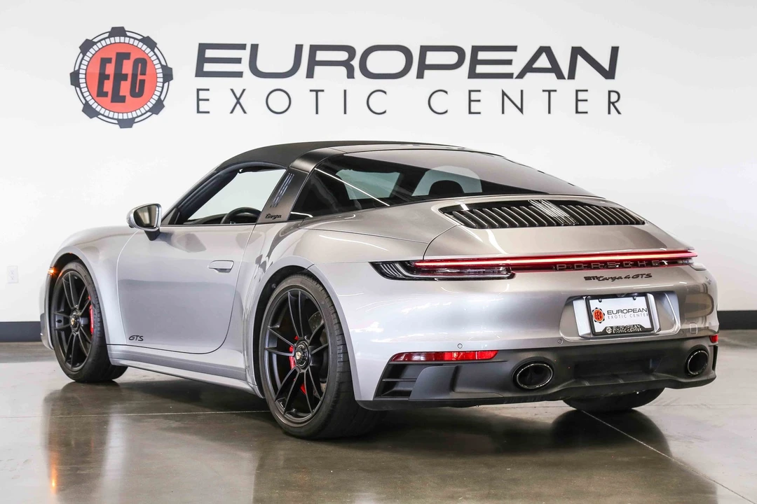 2022 Porsche - Image 24 of 31