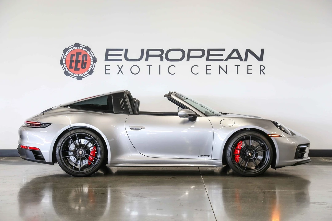 2022 Porsche - Image 17 of 31