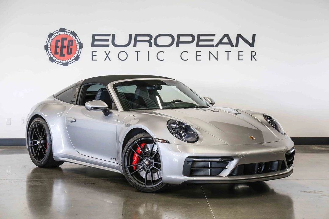 2022 Porsche - Image 2 of 31