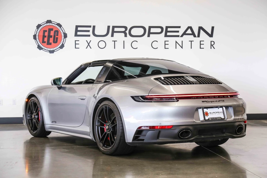 2022 Porsche - Image 25 of 31