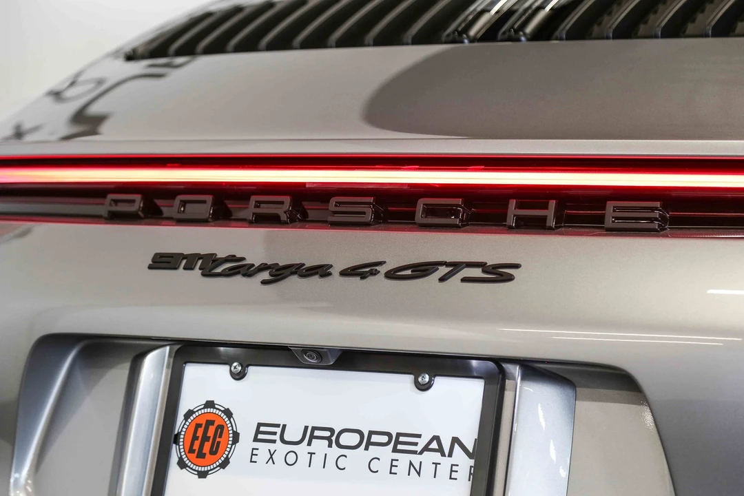 2022 Porsche - Image 27 of 31