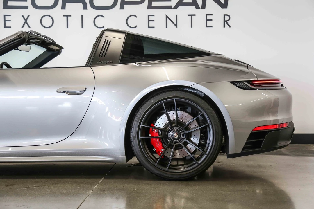 2022 Porsche - Image 8 of 31