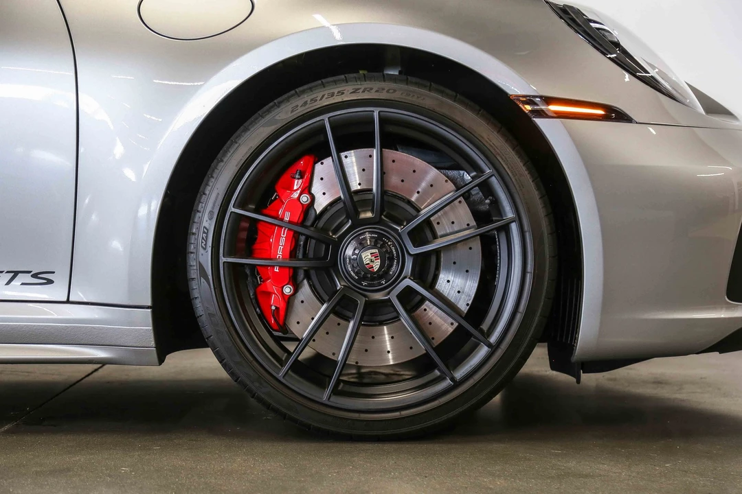 2022 Porsche - Image 21 of 31