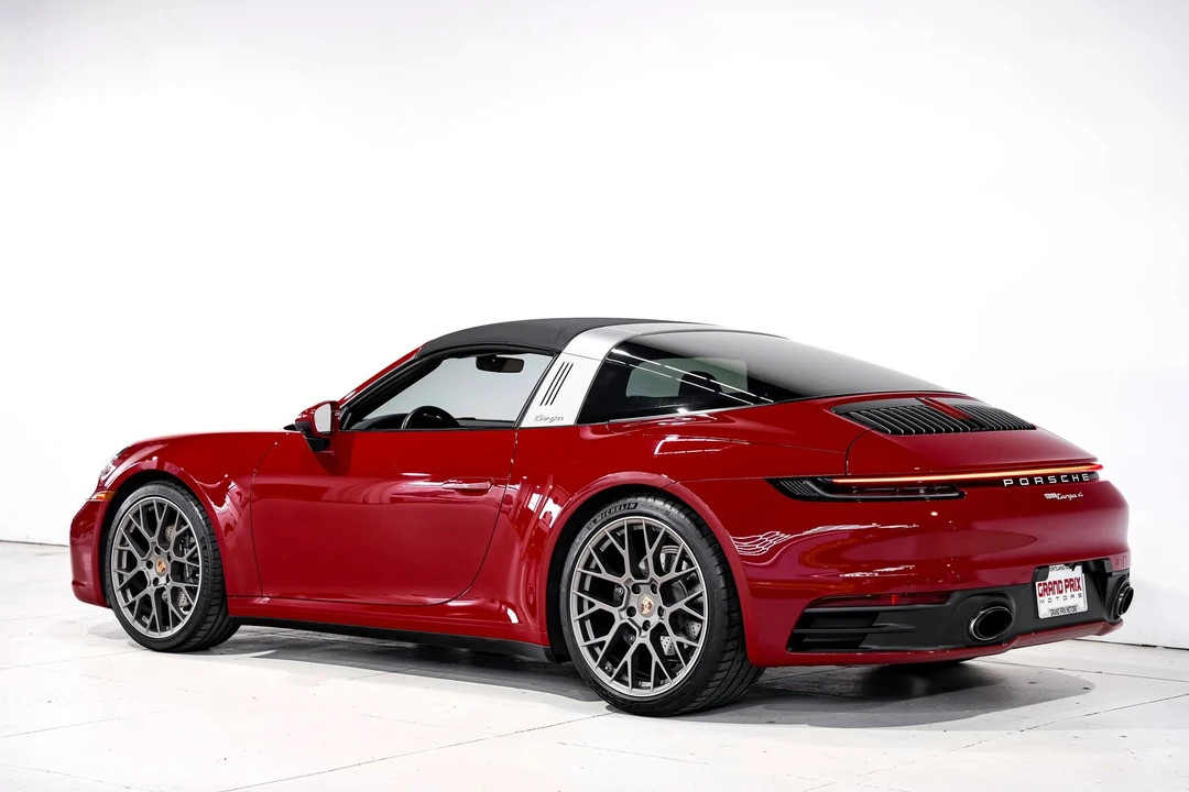 2022 Porsche 992 Targa 4 & 4S - Image 8 of 12