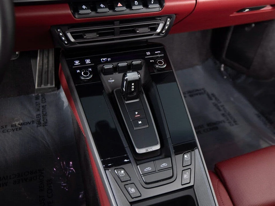 2022 Porsche 992 Targa 4 & 4S - Image 28 of 31