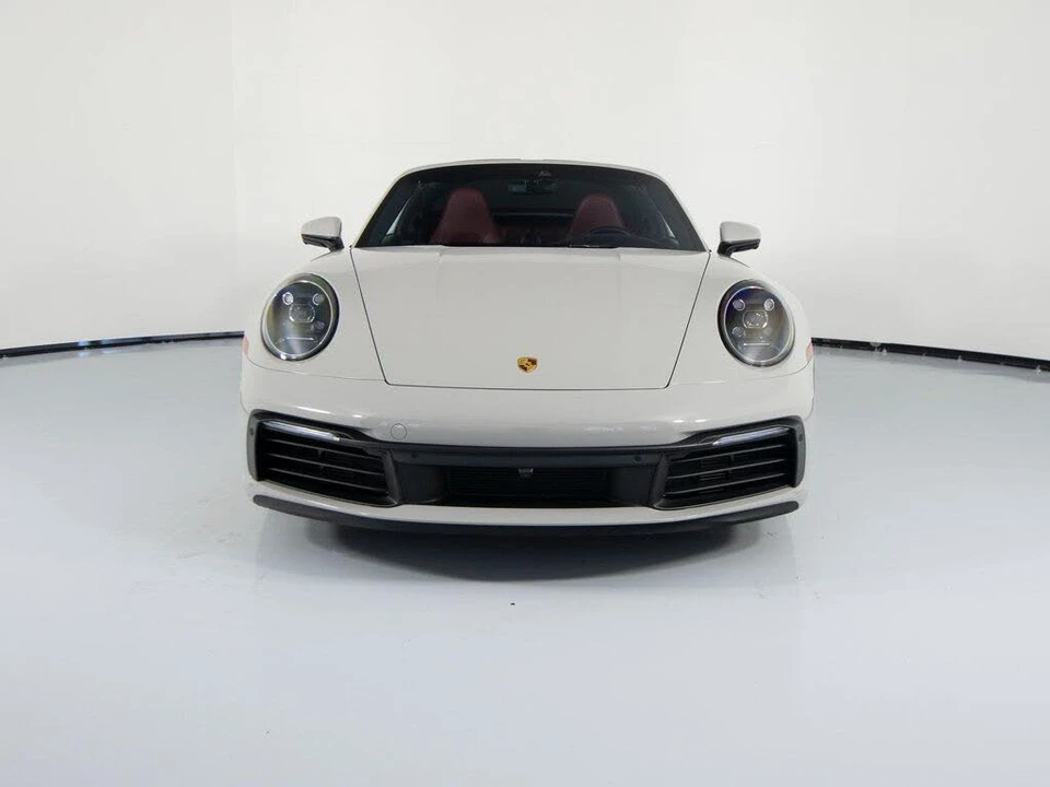 2022 Porsche 992 Targa 4 & 4S - Image 13 of 31