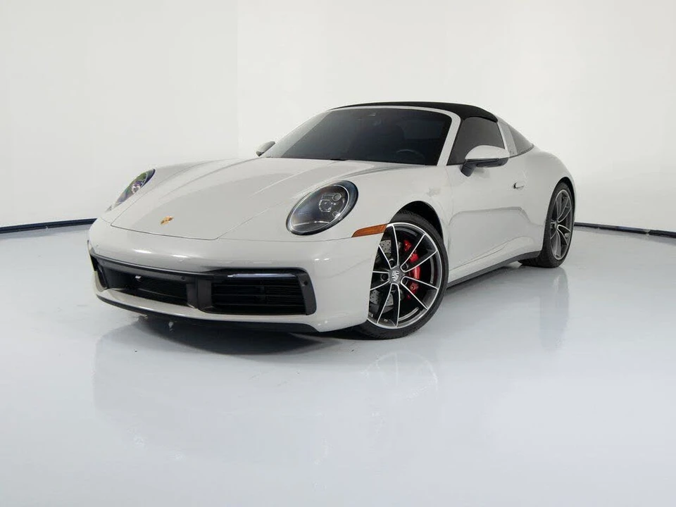 2022 Porsche 992 Targa 4 & 4S - Image 6 of 31