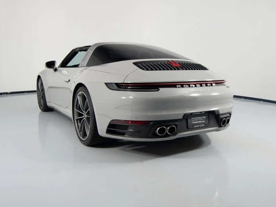 2022 Porsche 992 Targa 4 & 4S - Image 8 of 31
