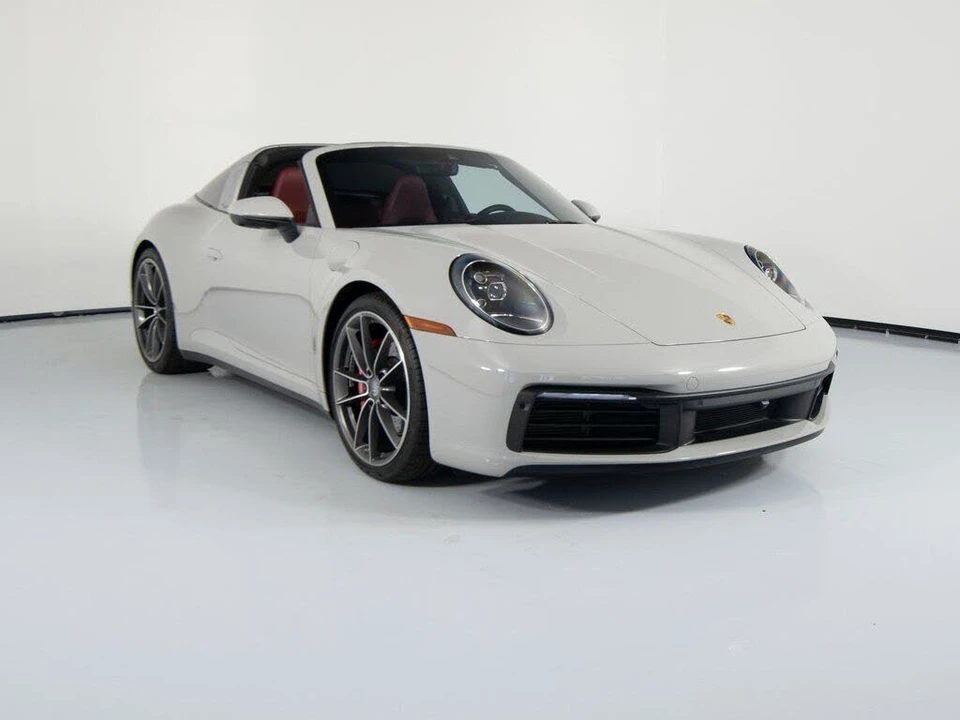 2022 Porsche 992 Targa 4 & 4S - Image 12 of 31