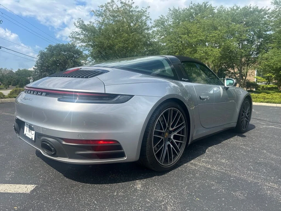 2022 Porsche 992 Targa 4 & 4S - Image 6 of 9