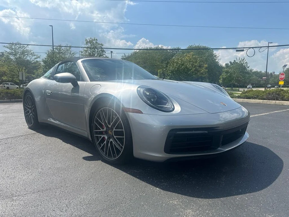 2022 Porsche 992 Targa 4 & 4S - Image 7 of 9