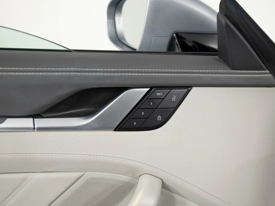 2022 Porsche 992 Targa 4 & 4S - Image 19 of 31