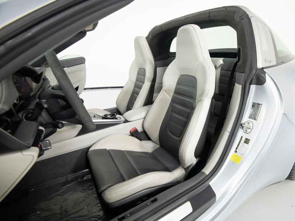 2022 Porsche 992 Targa 4 & 4S - Image 16 of 31
