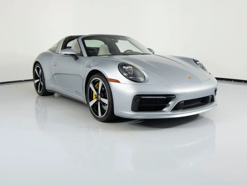 2022 Porsche 992 Targa 4 & 4S - Image 12 of 31