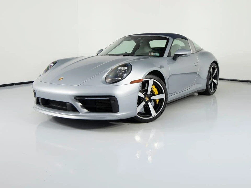 2022 Porsche 992 Targa 4 & 4S - Image 6 of 31