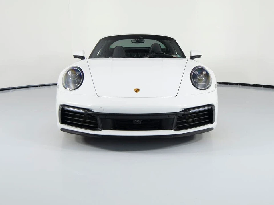 2022 Porsche 992 Targa 4 & 4S - Image 13 of 31