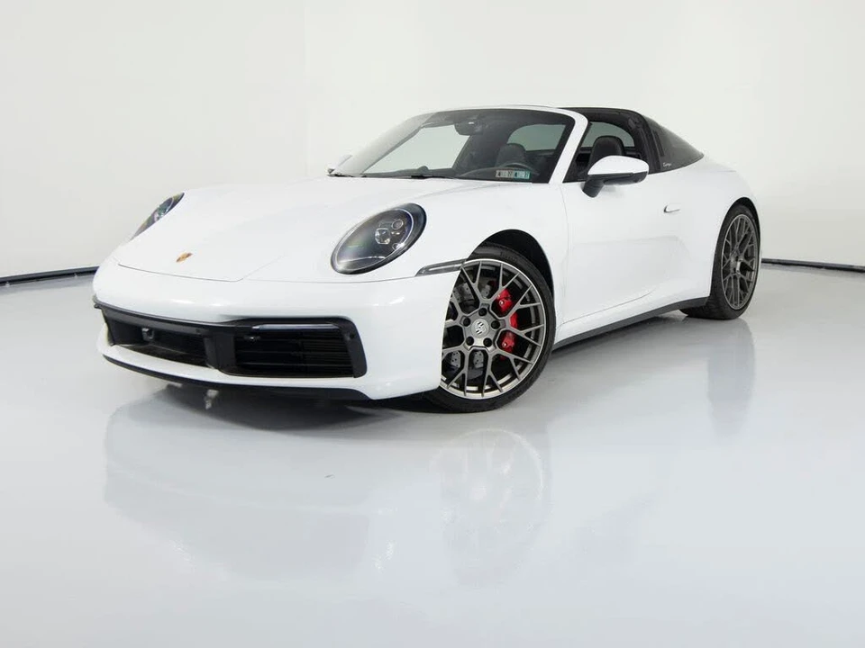 2022 Porsche 992 Targa 4 & 4S - Image 14 of 31