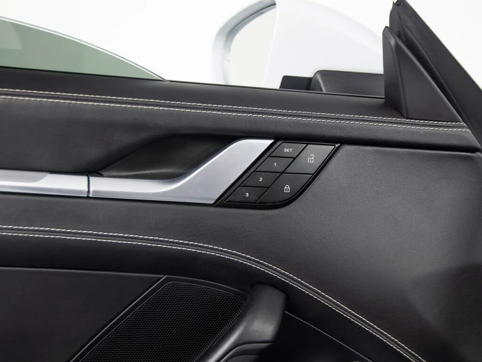 2022 Porsche 992 Targa 4 & 4S - Image 20 of 31