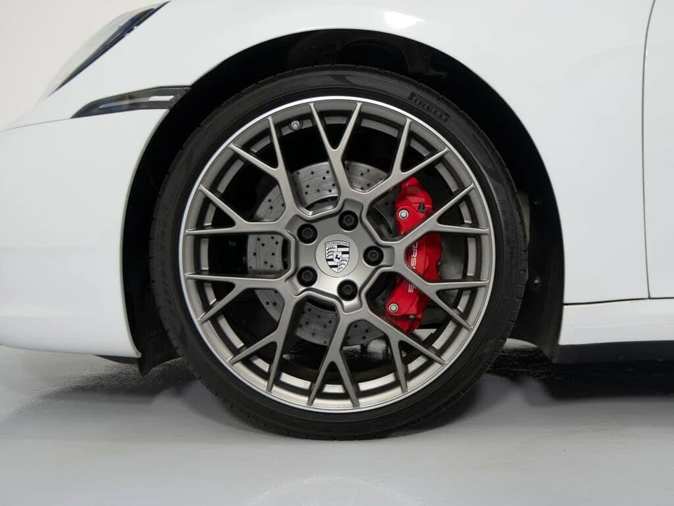 2022 Porsche 992 Targa 4 & 4S - Image 15 of 31