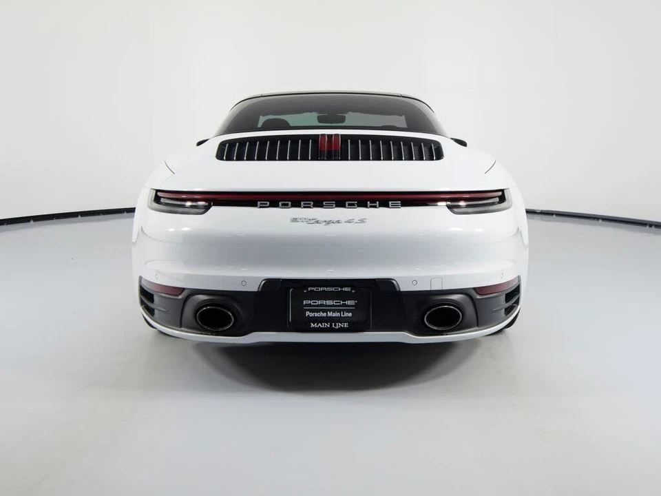 2022 Porsche 992 Targa 4 & 4S - Image 9 of 31