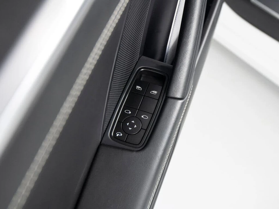 2022 Porsche 992 Targa 4 & 4S - Image 21 of 31