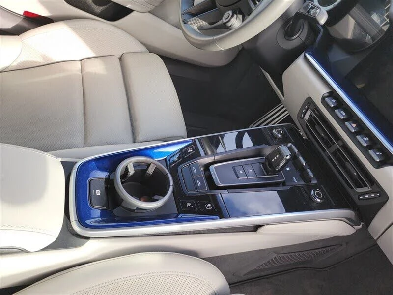 2022 Porsche 992 Targa 4 & 4S - Image 28 of 31