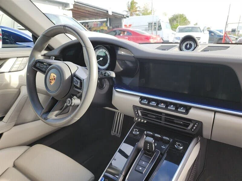 2022 Porsche 992 Targa 4 & 4S - Image 27 of 31