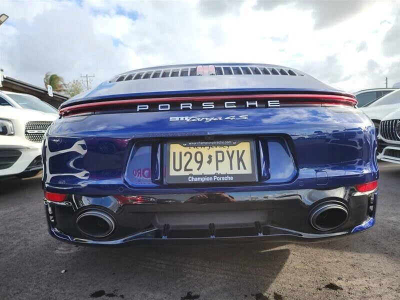 2022 Porsche 992 Targa 4 & 4S - Image 17 of 31