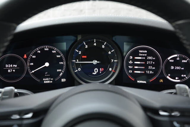 2022 Porsche 992 Targa 4 & 4S - Image 17 of 31