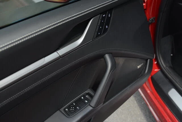 2022 Porsche 992 Targa 4 & 4S - Image 14 of 31