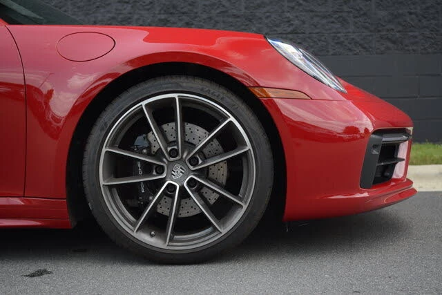 2022 Porsche 992 Targa 4 & 4S - Image 11 of 31